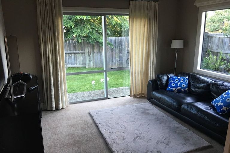 Photo of property in 6 Coburn Place, Lake Hayes, Queenstown, 9304