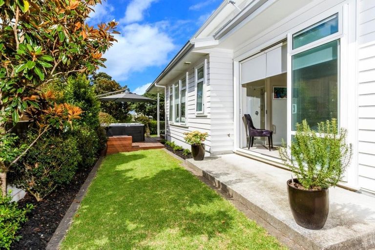 Photo of property in 315a Beach Road, Campbells Bay, Auckland, 0630
