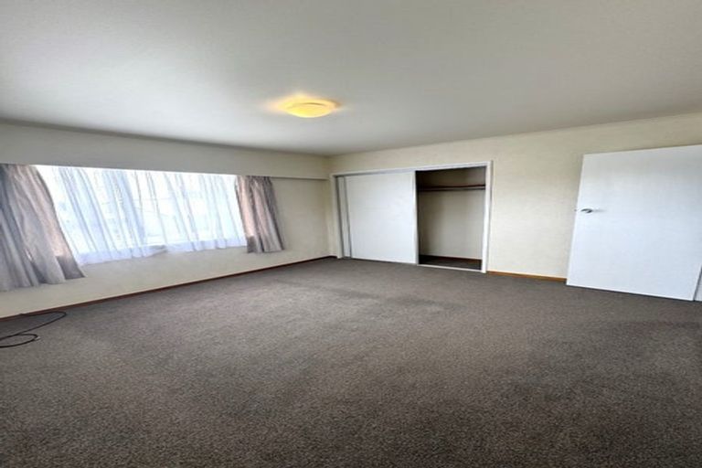 Photo of property in 59 Lincoln Park Avenue, Massey, Auckland, 0614