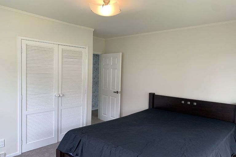 Photo of property in 2/103 Sunset Road, Totara Vale, Auckland, 0632