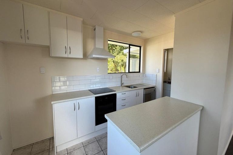 Photo of property in 2/23 Station Road, Takanini, 2112