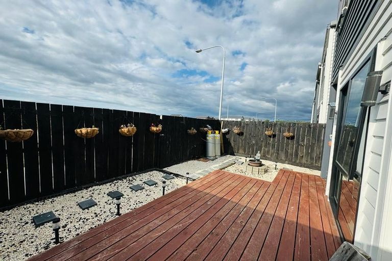 Photo of property in 5 Kairakau Street, Takanini, 2110