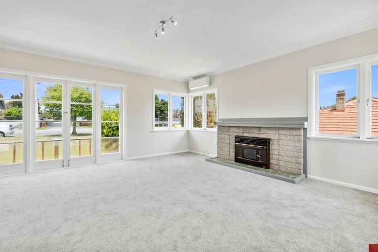 Photo of property in 68 Clevedon Road, Papakura, 2110