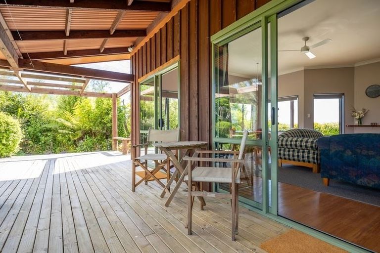 Photo of property in 335 Old Coach Road, Upper Moutere, 7173