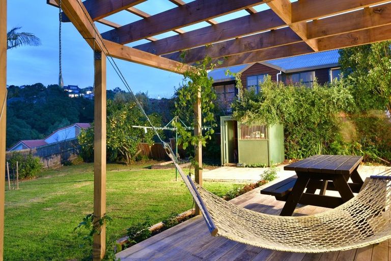 Photo of property in 9 Elgin Place, Red Beach, 0932