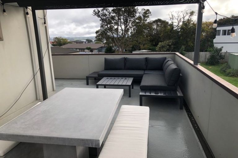 Photo of property in 2 Millen Place, Clarks Beach, 2122