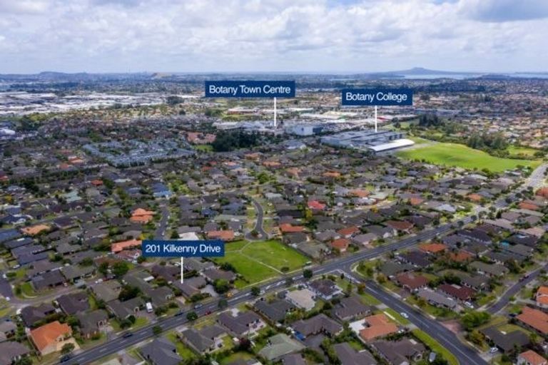 Photo of property in 201 Kilkenny Drive, East Tamaki Heights, Auckland, 2016