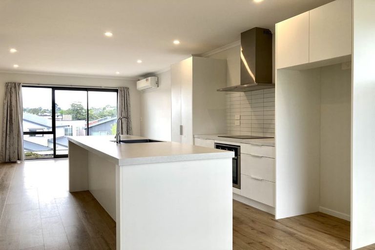 Photo of property in 66 Manutewhau Road, Massey, Auckland, 0614