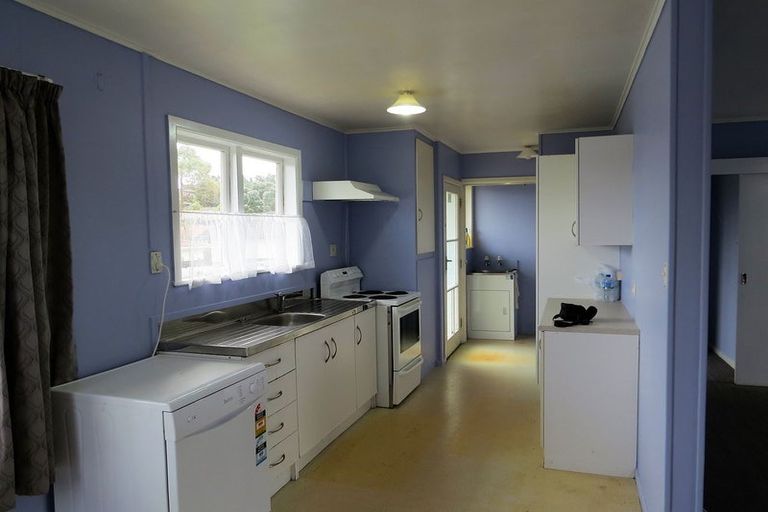 Photo of property in 17 Vina Place, Massey, Auckland, 0614