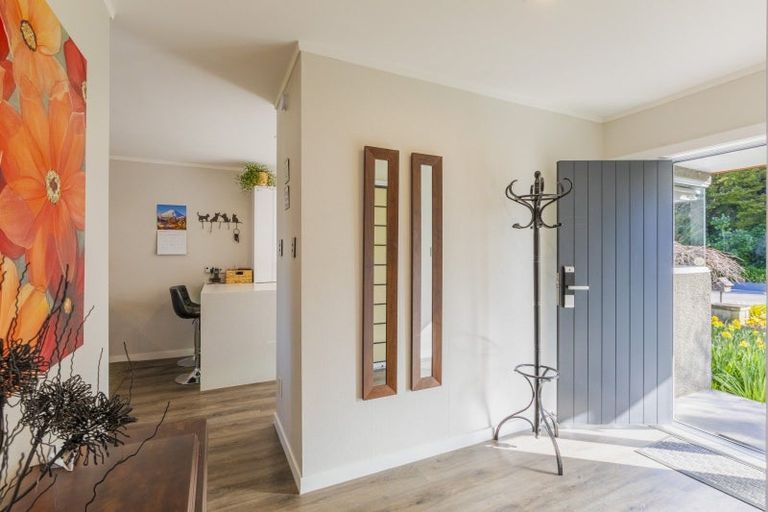 Photo of property in 14 Jervois Road, Jervoistown, Napier, 4112