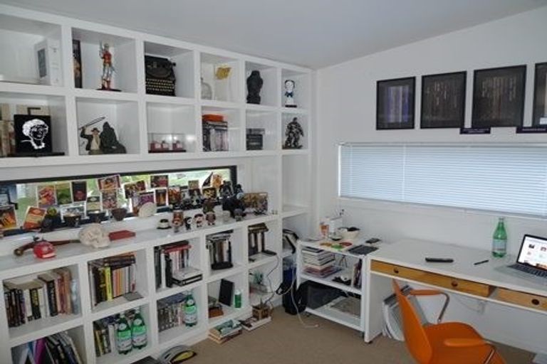 Photo of property in 15 Cavalry Close, Crofton Downs, Wellington, 6035