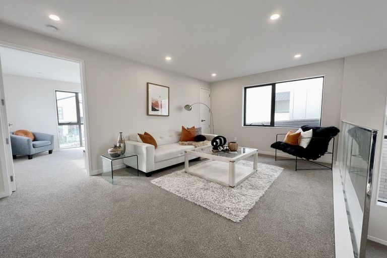 Photo of property in 4 Pohewa Road, Silverdale, 0932