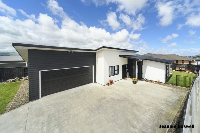 Photo of property in 5 Levi Place, Kelvin Grove, Palmerston North, 4414