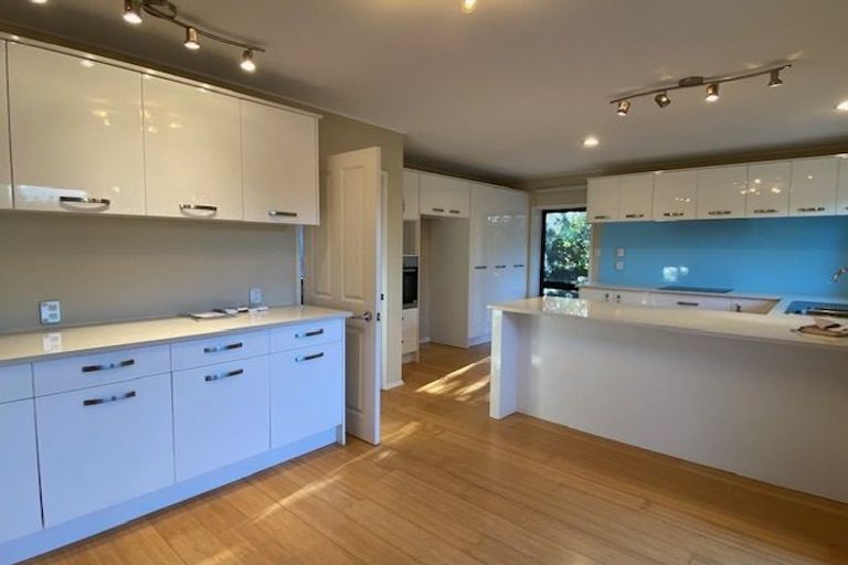 Photo of property in 5 Fielding Crescent, Farm Cove, Auckland, 2012