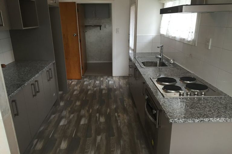 Photo of property in 38 Dickson Crescent, Hornby, Christchurch, 8042