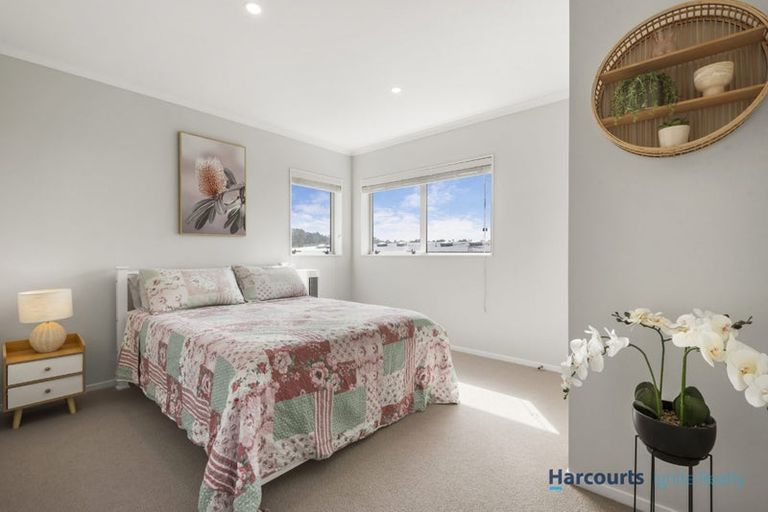 Photo of property in 7 Samuel Cassidy Avenue, Swanson, Auckland, 0614
