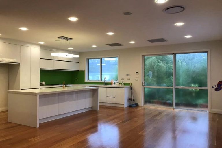 Photo of property in 102b Beach Road, Castor Bay, Auckland, 0620