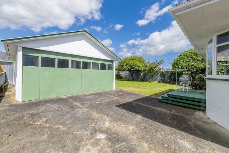 Photo of property in 36 Winchester Street, Levin, 5510