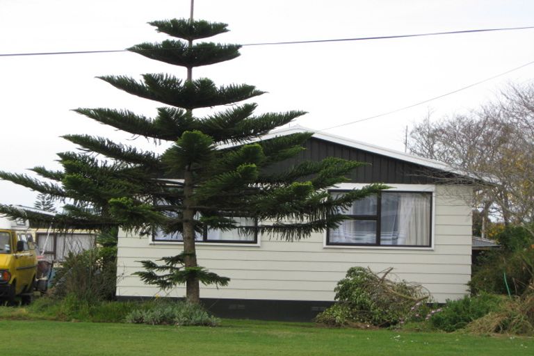 Photo of property in 118 Browne Street, Waitara, 4320