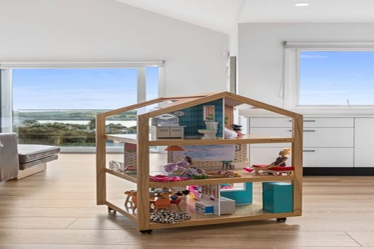 Photo of property in 30 Pacific Cliffs Drive, Gulf Harbour, Whangaparaoa, 0930