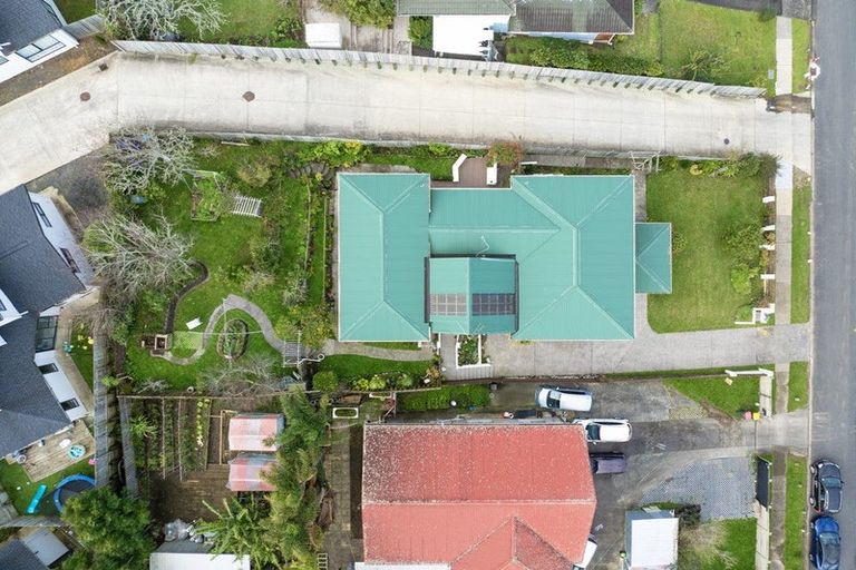 Photo of property in 96 Cardiff Road, Pakuranga, Auckland, 2010