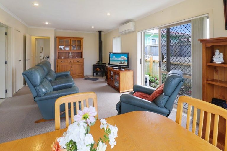 Photo of property in 19 Waverley Street, Elgin, Gisborne, 4010