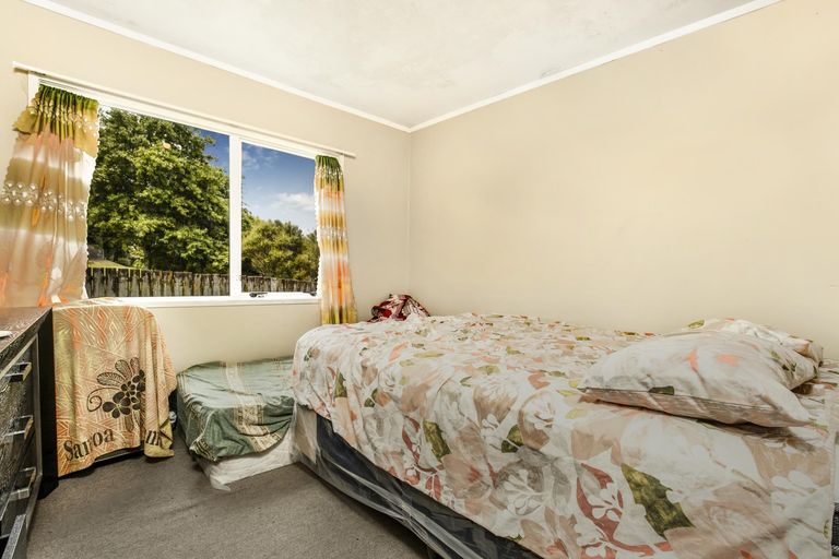 Photo of property in 2/14 Eulogy Place, Randwick Park, Auckland, 2105