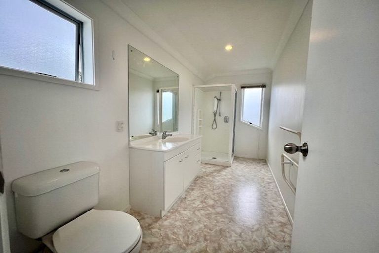 Photo of property in 24 Vipond Road, Stanmore Bay, Whangaparaoa, 0932