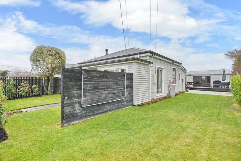 Photo of property in 25 Mackworth Street, Woolston, Christchurch, 8062