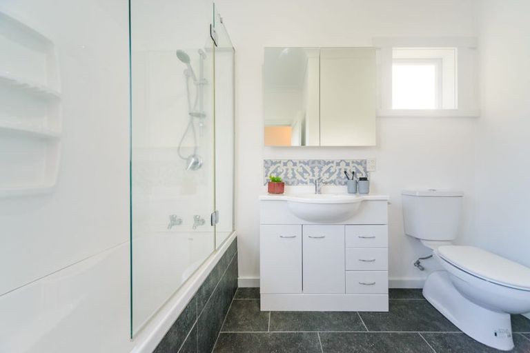 Photo of property in 57b Crewe Crescent, Hokowhitu, Palmerston North, 4410