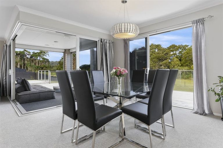 Photo of property in 21 Kahika Grove, Huapai, Kumeu, 0810