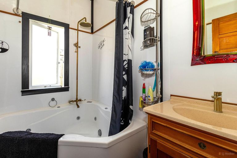 Photo of property in 14 Waimate Highway, Saint Andrews, 7988