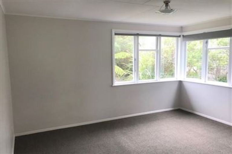 Photo of property in 16 Durham Street, Cannons Creek, Porirua, 5024