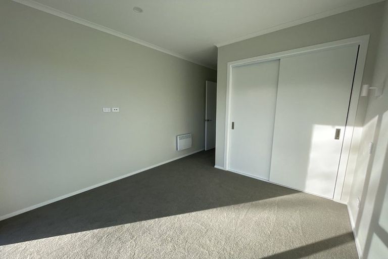 Photo of property in 14 Koreke Close, Kenepuru, Porirua, 5022