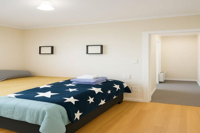 Photo of property in 10 Lauderdale Road, Birkdale, Auckland, 0626