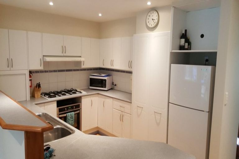 Photo of property in 18 Rewa Place, Russell, 0202