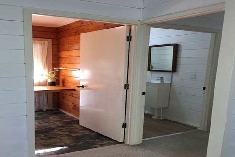 Photo of property in 11 Kereru Grove, Greenhithe, Auckland, 0632