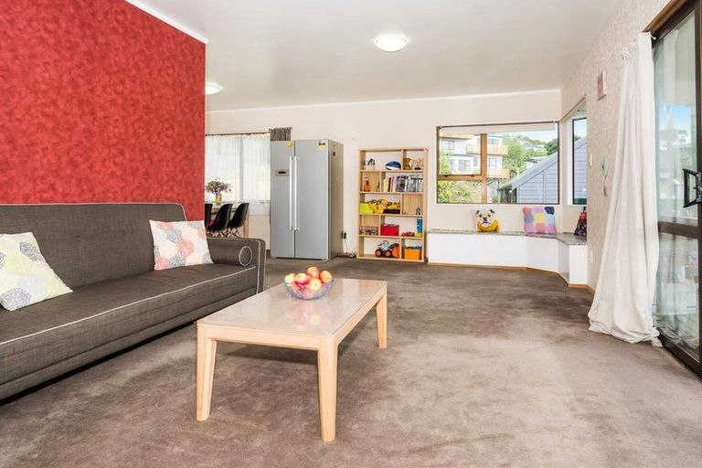 Photo of property in 2/2 Danbury Drive, Torbay, Auckland, 0630