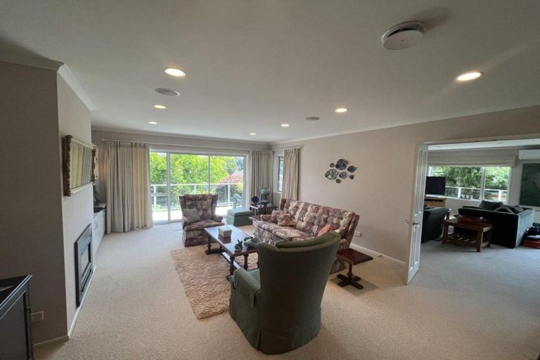 Photo of property in 2 Manukaka Heights, Hurdon, New Plymouth, 4310