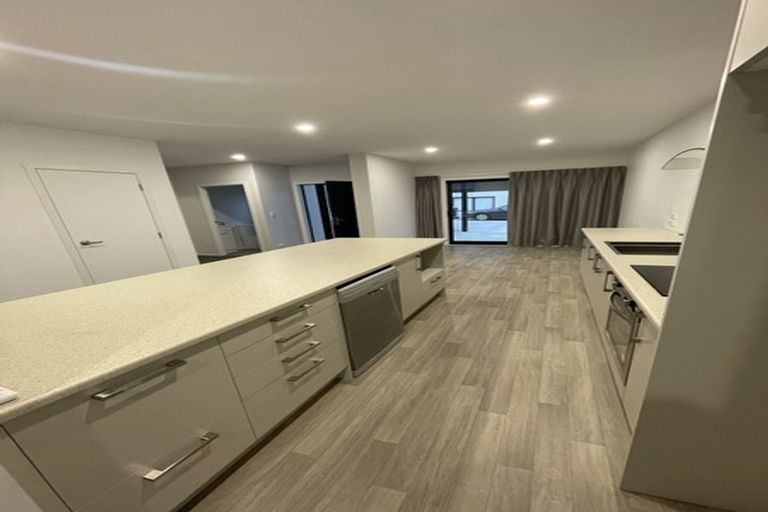 Photo of property in 70b Arimu Road, Papakura, 2110