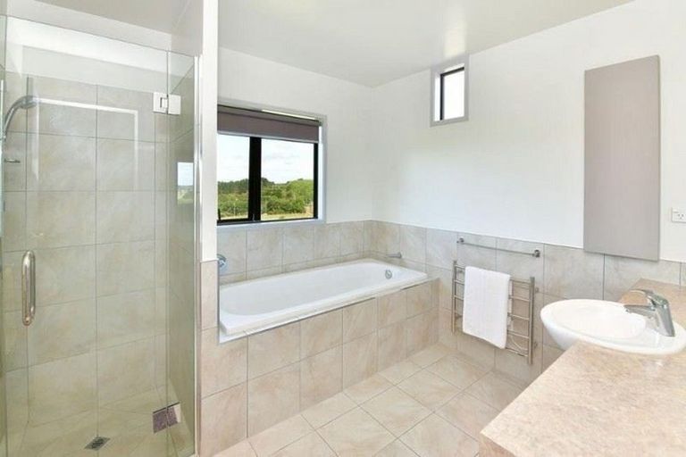 Photo of property in 315 Kahikatea Flat Road, Waitoki, Kaukapakapa, 0871
