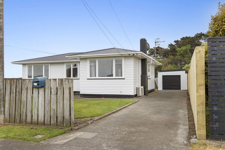 Photo of property in 50 Ramanui Avenue, Hawera, 4610