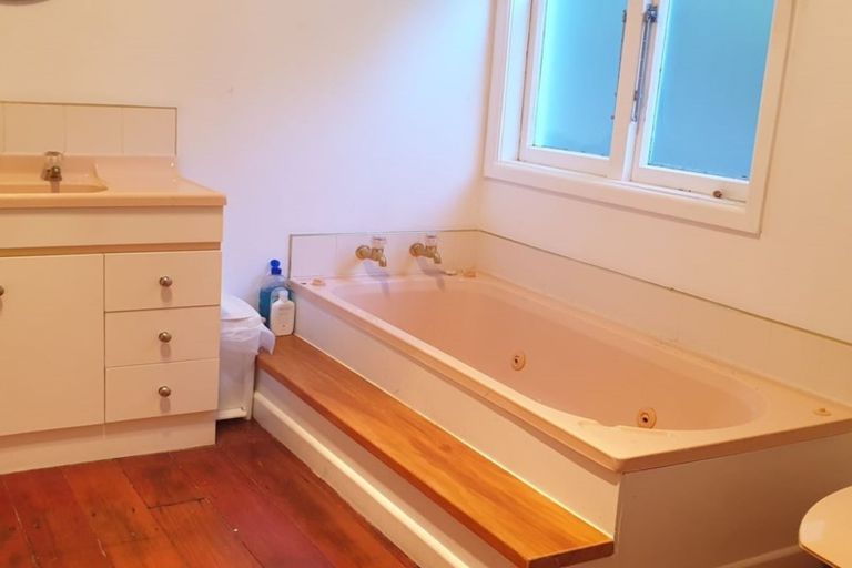 Photo of property in 38a Gavin Road, Raumati Beach, Paraparaumu, 5032