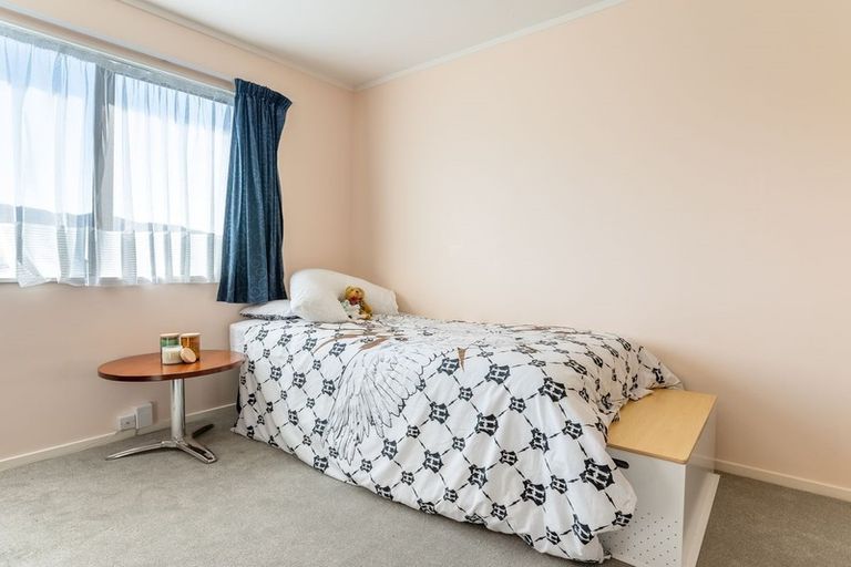 Photo of property in 19f Mahoe Street, Tawa, Wellington, 5028