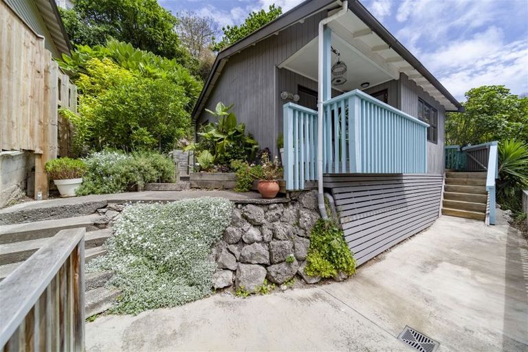 Photo of property in 90 Shakespeare Road, Bluff Hill, Napier, 4110