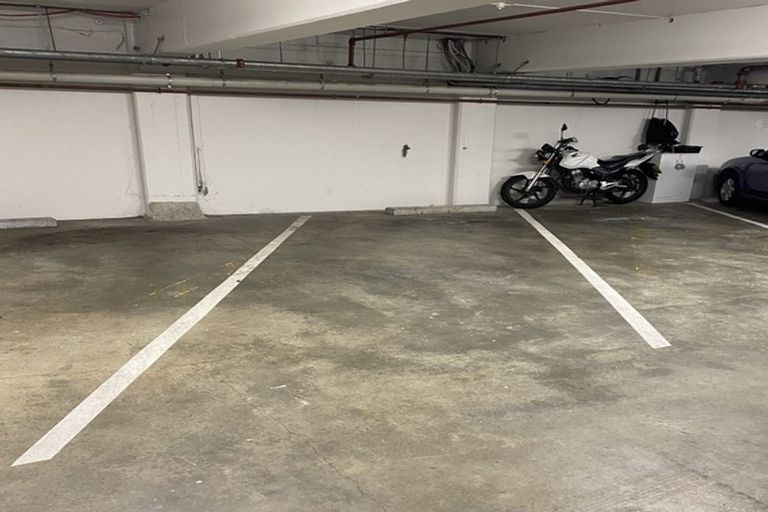 Photo of property in Hume House, 32/152 The Terrace, Wellington Central, Wellington, 6011