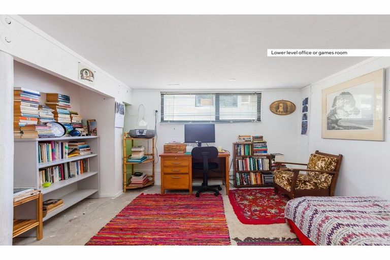 Photo of property in 2/24 Sunnyside Road, Sunnyvale, Auckland, 0612