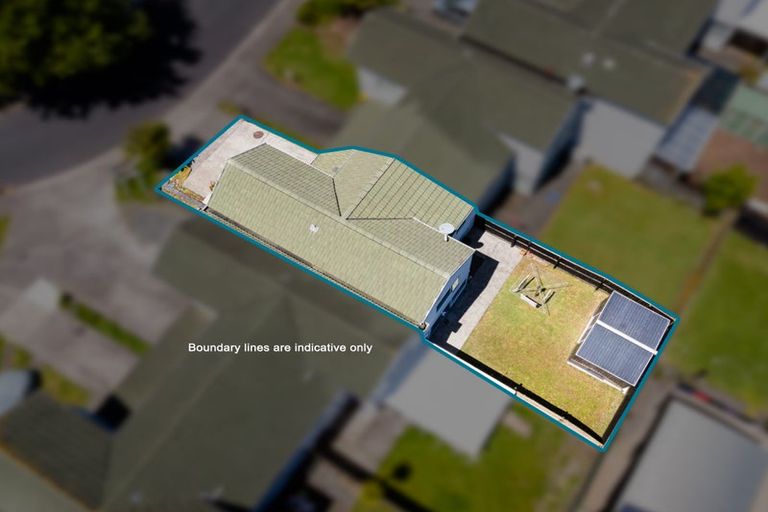 Photo of property in 21 Stephen Avenue, Henderson, Auckland, 0610