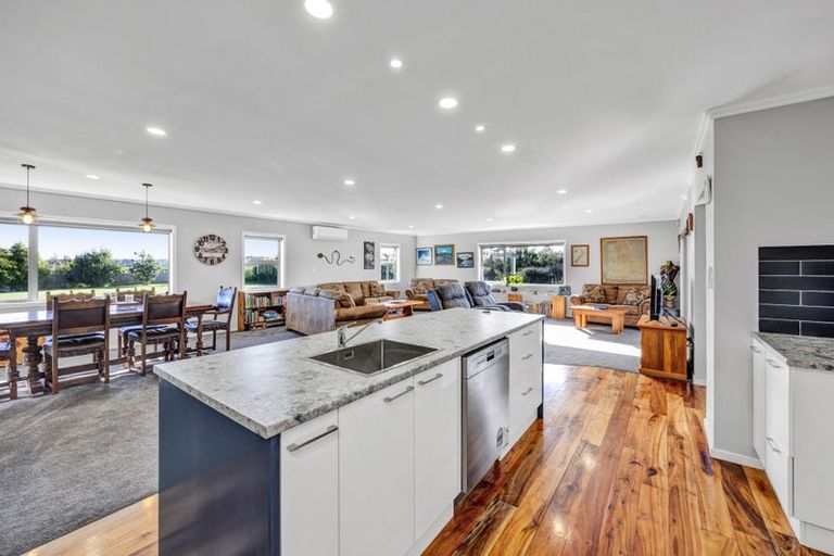 Photo of property in 280 Austin Road, Normanby, Hawera, 4673