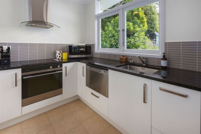 Photo of property in 42b Nikau Street, Eastbourne, Lower Hutt, 5013